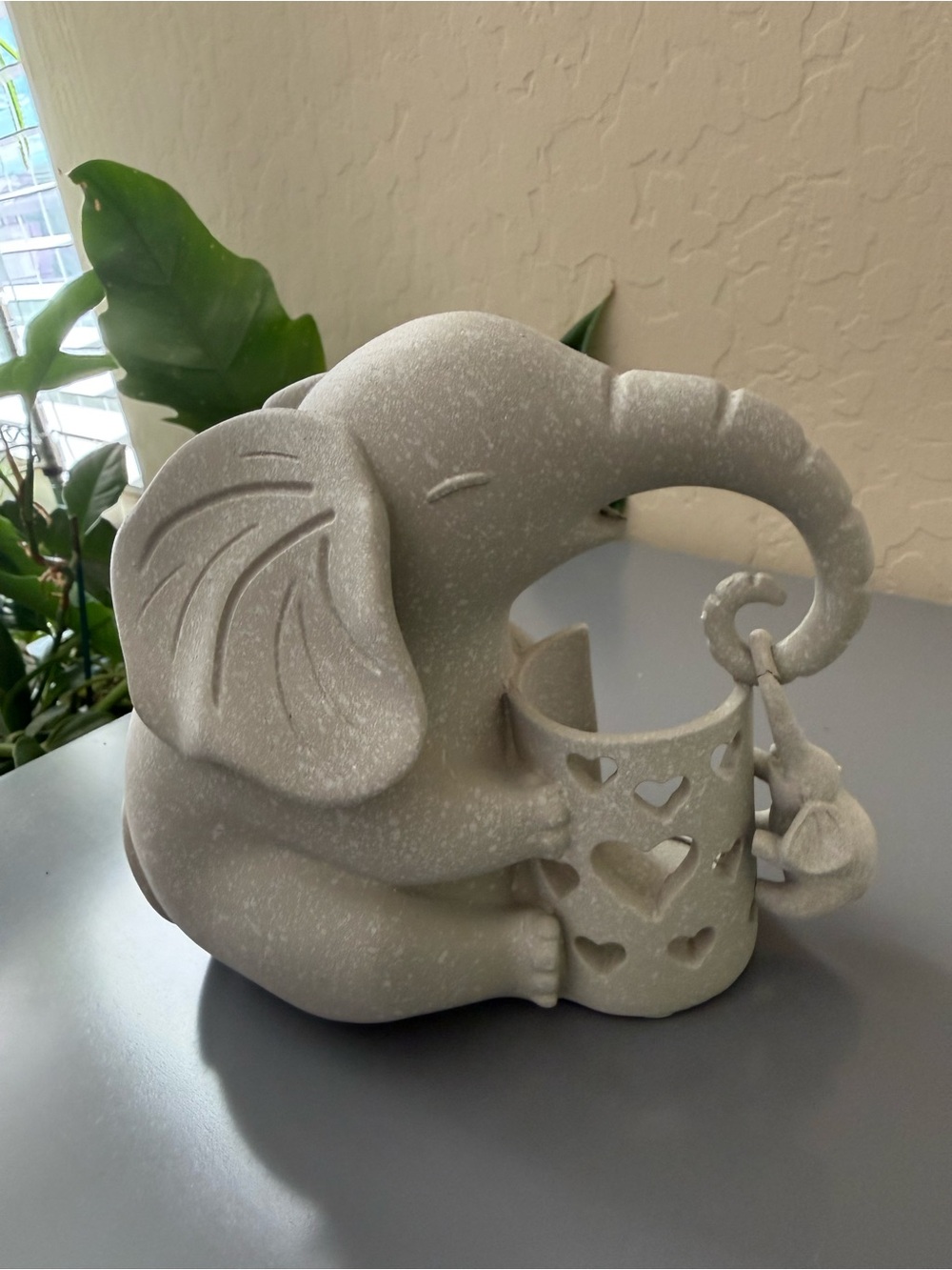 Source Unknown Gray Elephant Candle Holder with Heart Cutouts